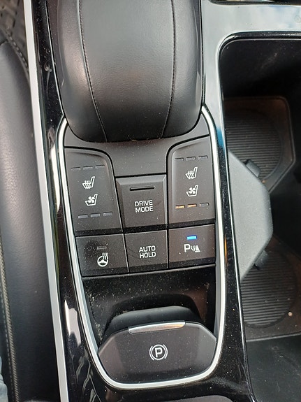 Hyundai IONIQ 11 of 17
