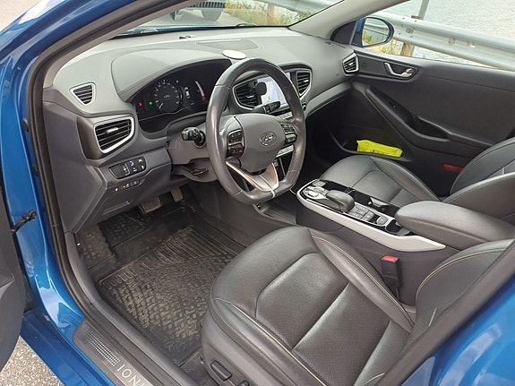 Hyundai IONIQ 8 of 17