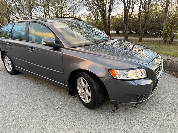 Volvo V50 4 of 5