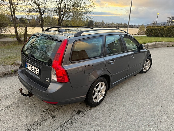 Volvo V50 2 of 5