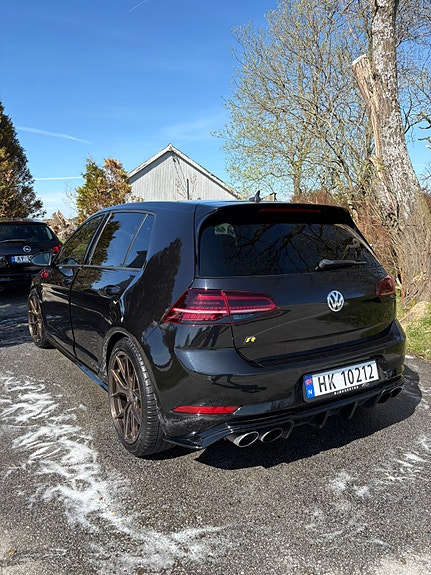 Volkswagen Golf VII 2 of 5