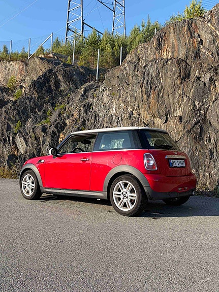 MINI Cooper 3 of 5