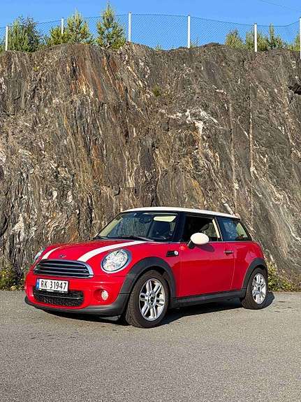 MINI Cooper 5 of 5