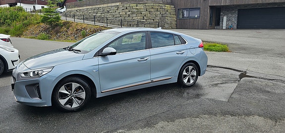Hyundai IONIQ 3 of 14