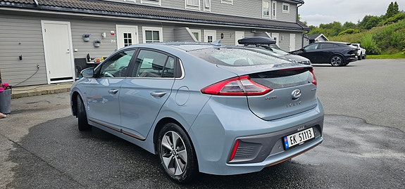 Hyundai IONIQ 4 of 14