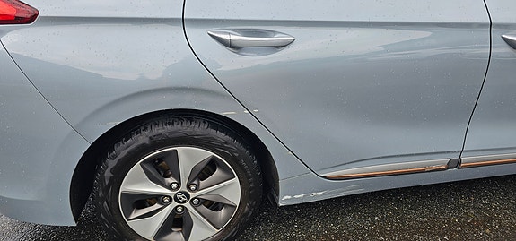 Hyundai IONIQ 8 of 14