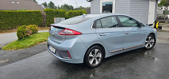 Hyundai IONIQ 6 of 14