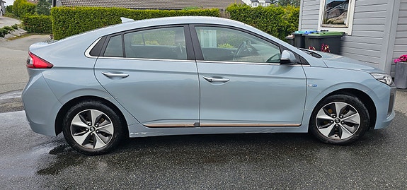 Hyundai IONIQ 7 of 14