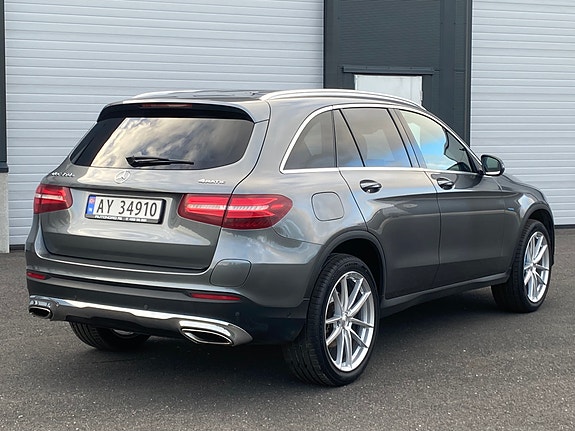 Mercedes-Benz GLC350 e 14 of 30