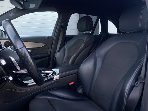 Mercedes-Benz GLC350 e 24 of 30