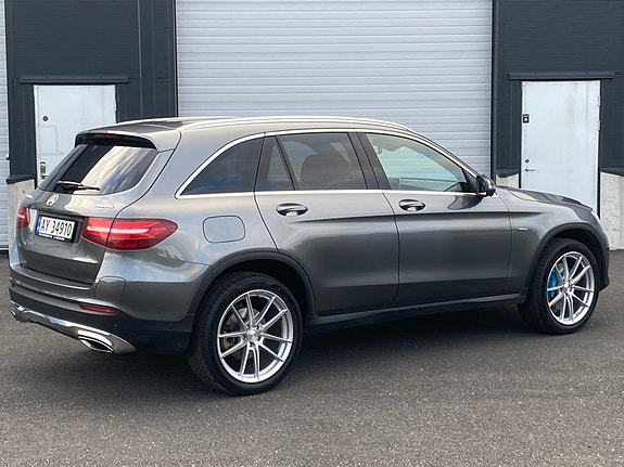 Mercedes-Benz GLC350 e 13 of 30