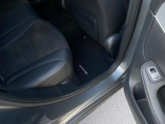 Mercedes-Benz GLC350 e 30 of 30