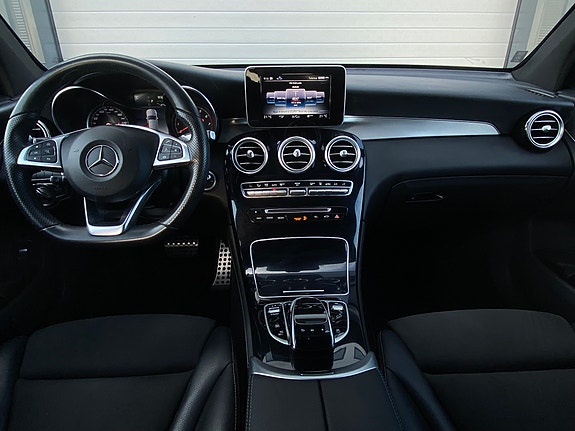 Mercedes-Benz GLC350 e 18 of 30