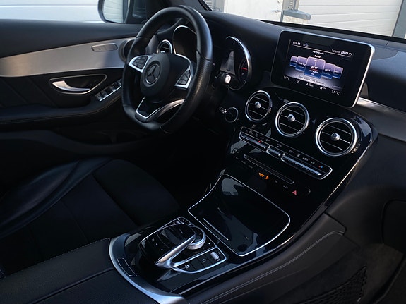 Mercedes-Benz GLC350 e 26 of 30