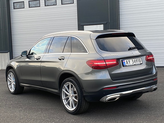 Mercedes-Benz GLC350 e 11 of 30