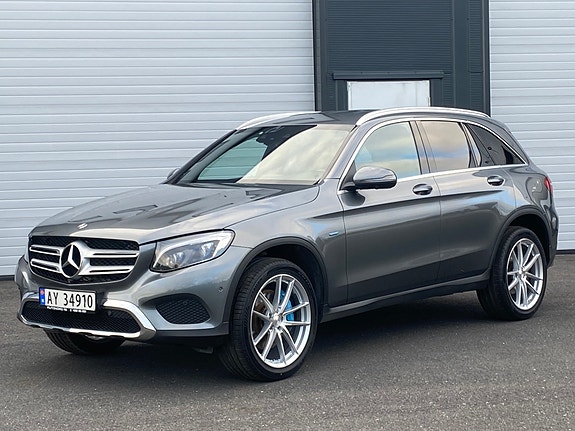 Mercedes-Benz GLC350 e 3 of 5