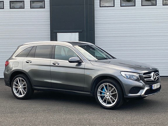 Mercedes-Benz GLC350 e 6 of 30
