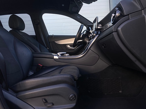 Mercedes-Benz GLC350 e 25 of 30