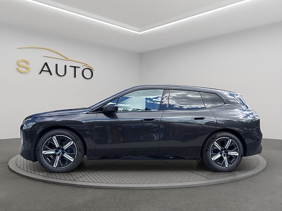 BMW iX 5 of 5