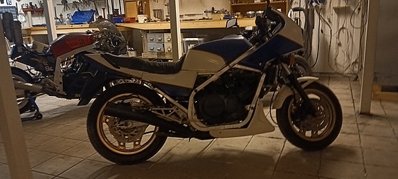Honda VF750F 2 of 4