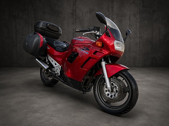 Suzuki GSX-F 750 | Veteran | Slingshot | Givi | Ny service | 98hk 3 of 14