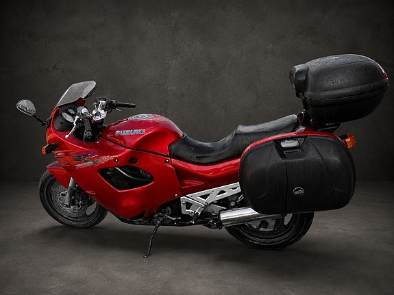 Suzuki GSX-F 750 | Veteran | Slingshot | Givi | Ny service | 98hk 7 of 14