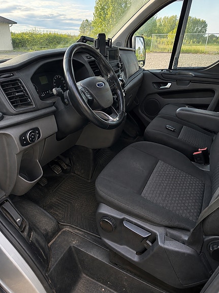 Ford Transit Custom 320L 8 of 12