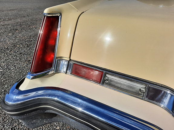 Oldsmobile Toronado 8 of 30