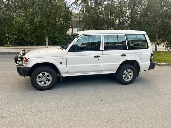 Mitsubishi Pajero 6 of 30