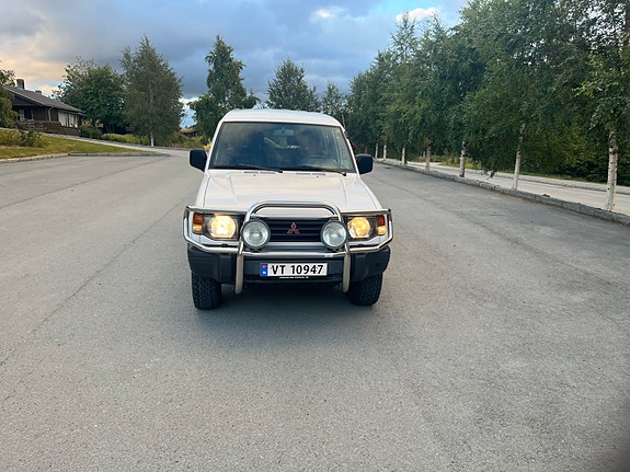 Mitsubishi Pajero 8 of 30