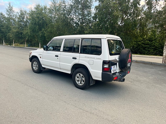 Mitsubishi Pajero 5 of 30