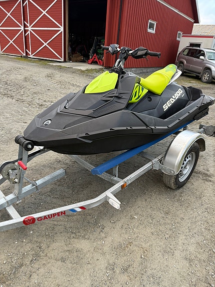 SeaDoo trixx 2up 160t 4 of 4