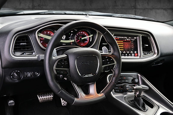 Dodge Challenger 12 of 20