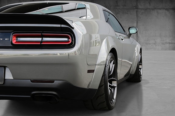 Dodge Challenger 9 of 20