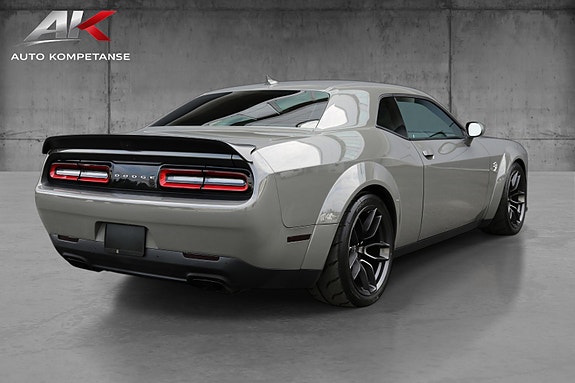 Dodge Challenger 8 of 20