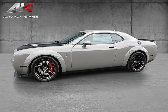 Dodge Challenger 6 of 20