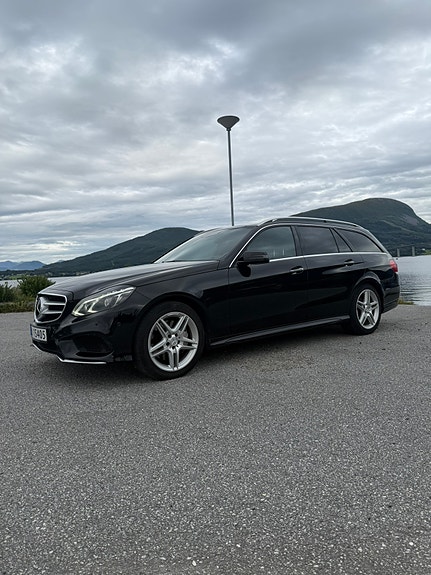 Mercedes-Benz E350 2 of 30