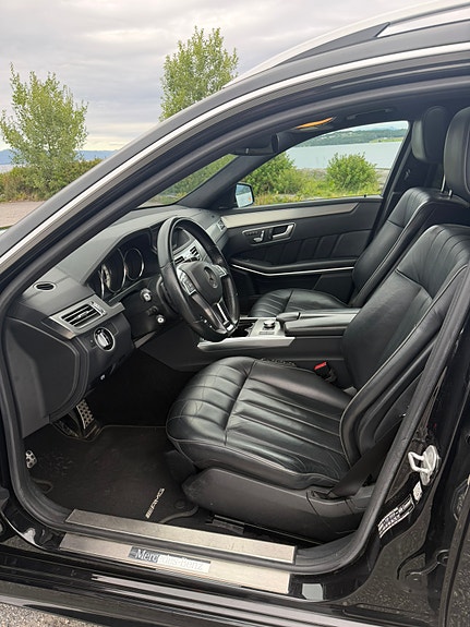 Mercedes-Benz E350 12 of 30
