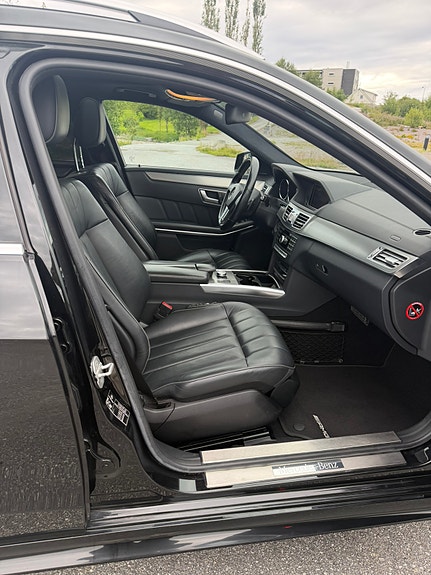 Mercedes-Benz E350 10 of 30