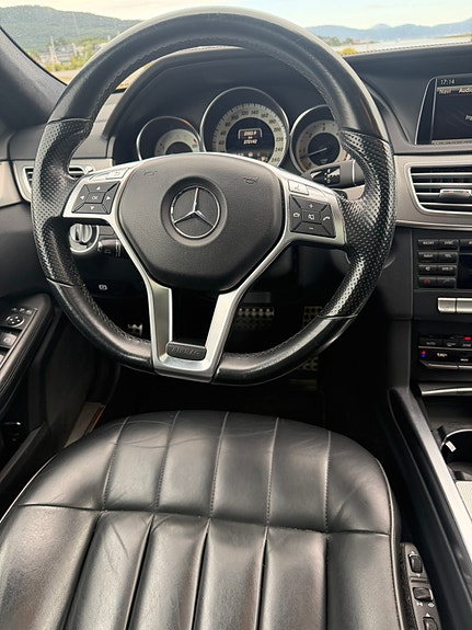 Mercedes-Benz E350 16 of 30
