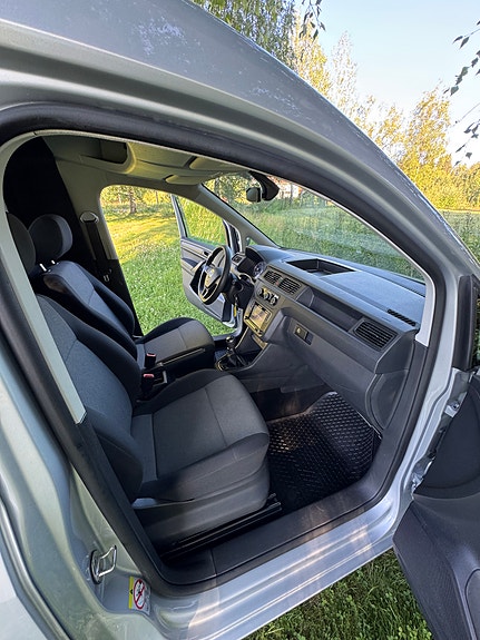 Volkswagen Caddy 18 of 18