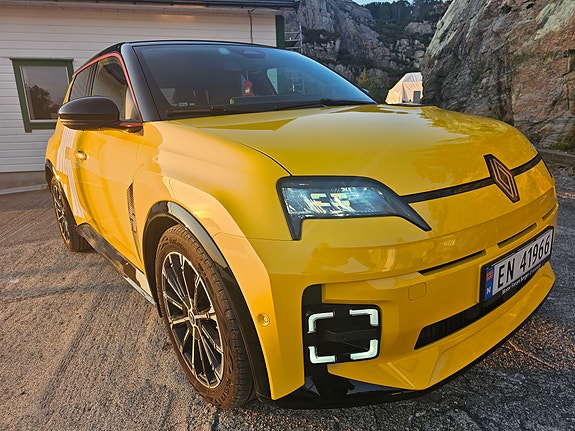 Renault 5 E-Tech 10 of 30