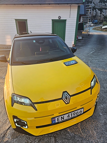 Renault 5 E-Tech 24 of 30