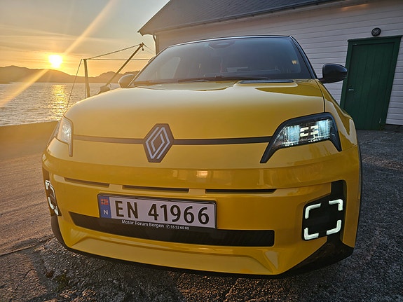 Renault 5 E-Tech 6 of 30