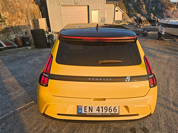 Renault 5 E-Tech 17 of 30