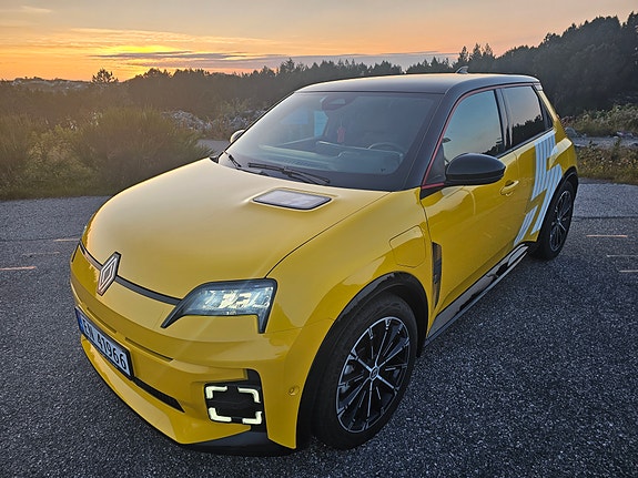 Renault 5 E-Tech 2 of 30