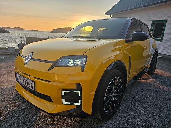 Renault 5 E-Tech 4 of 30