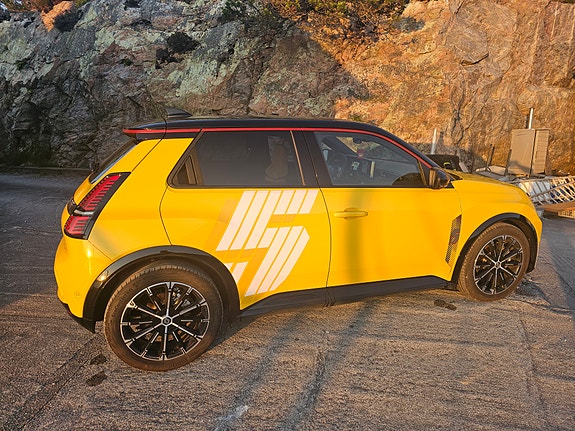 Renault 5 E-Tech 16 of 30