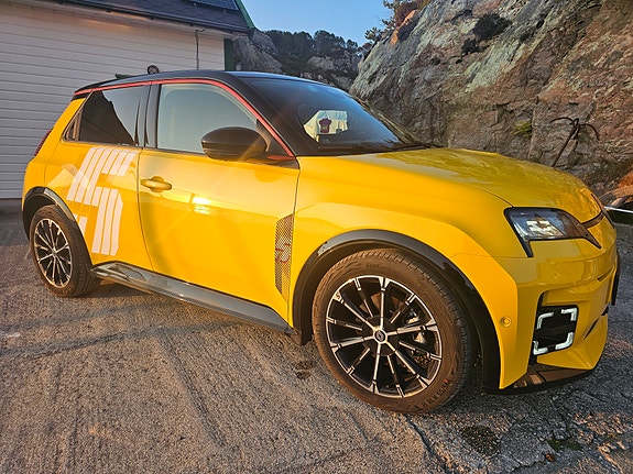Renault 5 E-Tech 12 of 30