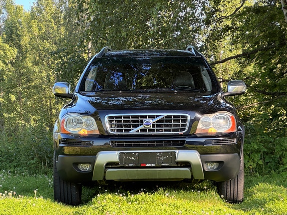 Volvo XC90 3 of 5